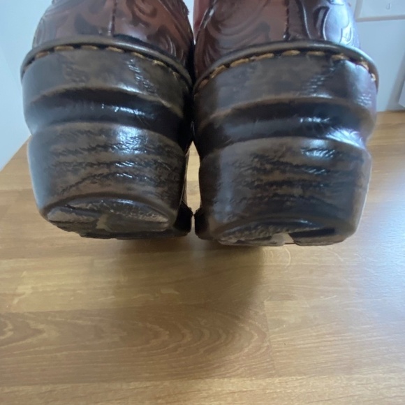 EUC BOC tooled floral pattern brown Peggy slip on clogs size 7M - Picture 8 of 13